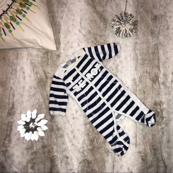 Taille “T. Zero” Velour Footsie Pajamas Size 0-1M
